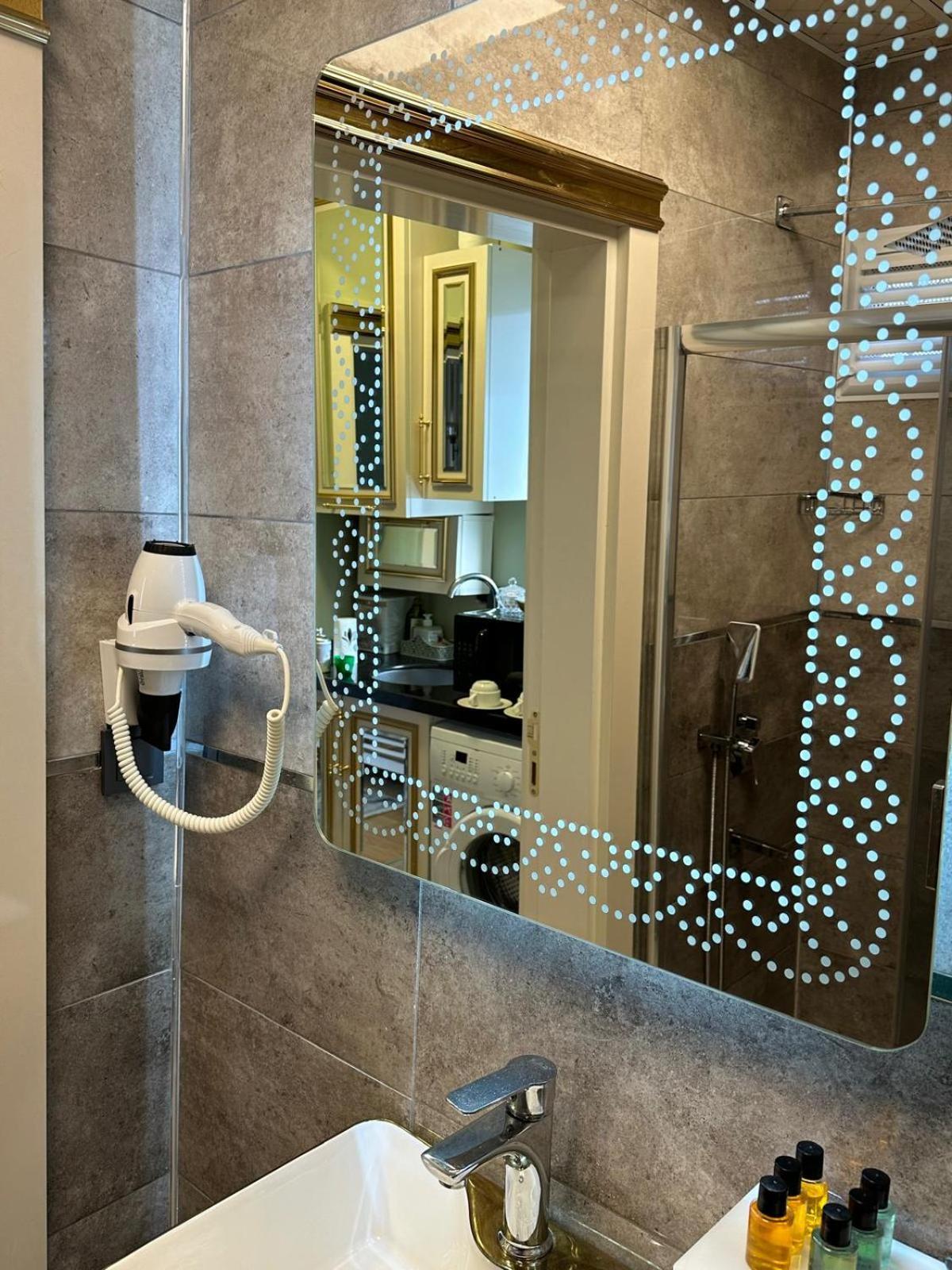Whitemoon Hotel Suites Taksim Istanbul Eksteriør billede